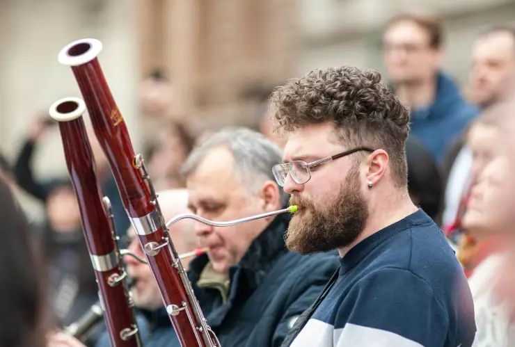 El Fagot es un instrumento musical de viento, formado por un tubo de madera