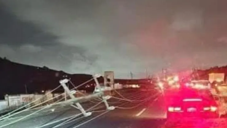 Carretera Tijuana- Tecate ¿Hay paso hoy viernes 14 de febrero de 2025 por caída de postes?