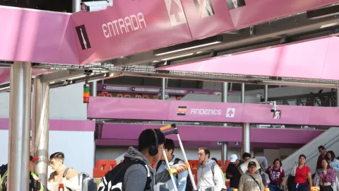 Doble Hoy No Circula satura el Metro CDMX este martes 17 de enero