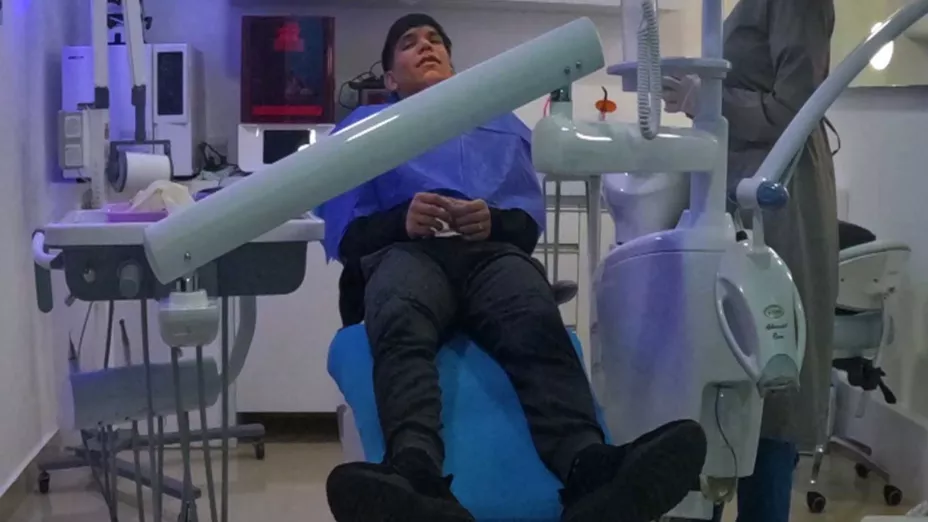 La Academia ¿Cómo está Brandon después de su cirugía dental?