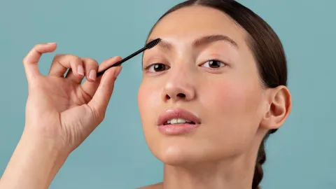 maquillar cejas