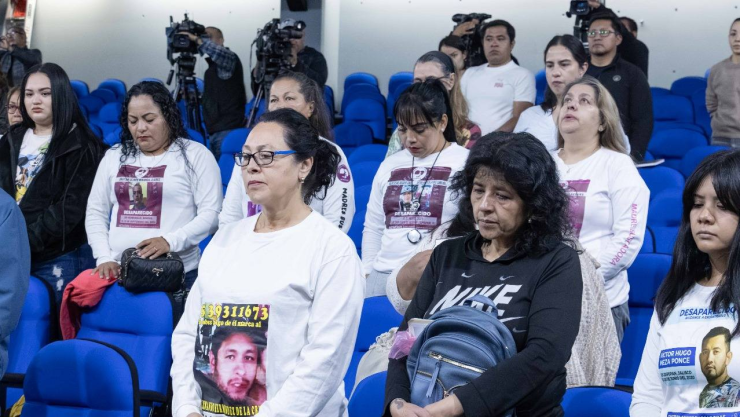 Reunión de madres buscadoras y colectivos con la arquidiócesis primada de méxico en la ciudad de méxico