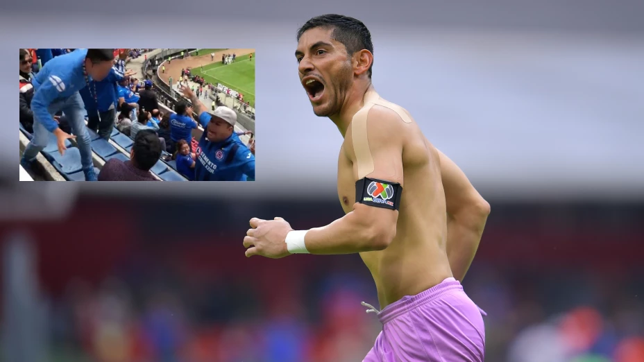 Jesús Corona celebrando triunfo de Cruz Azul en Liga MX