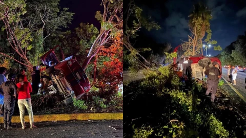 ¡Noche accidentada! Se registra volcadura de un vehículo en el Blvd. Bahía de Chetumal: ¿Qué fue lo que ocurrió?