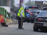 Autos en CDMX avanzan en reversa en la avenida sin importar que no esté permitido.