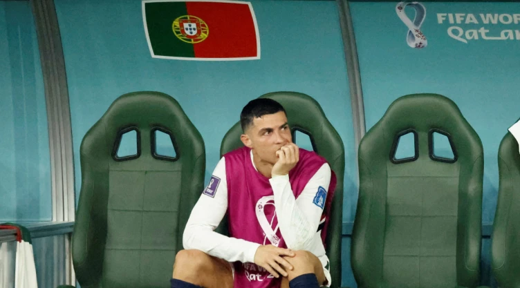 Cristiano Ronaldo en la banca de la selección de Portugal