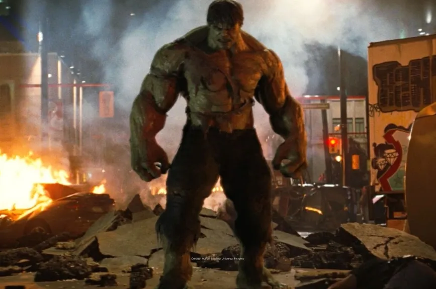 Edward Norton Hulk TV Azteca_5.jpg