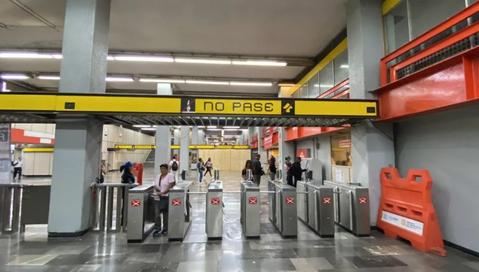 Metro Línea 5 acceso