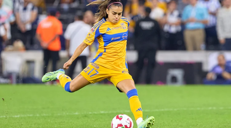 Natalia Villarreal con Tigres Femenil