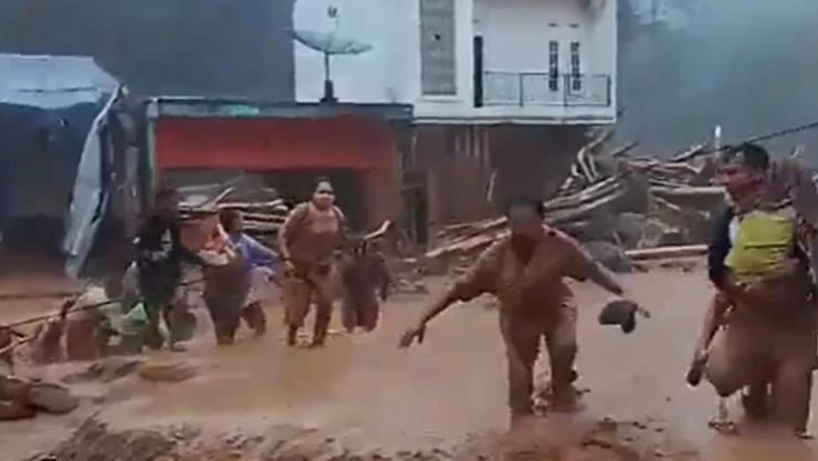 Inundaciones y deslizamientos de tierra en Indonesia.jpg
