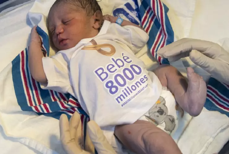 Bebé número 8 mil millones