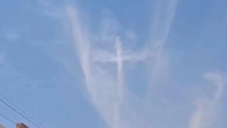 Viernes Santo: se forma una cruz en las nubes durante el viacrucis de HOY 18 de abril en Tejupilco