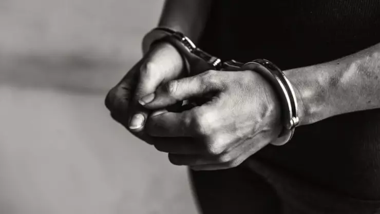 Joven mata a su familia para poder cobrar la herencia