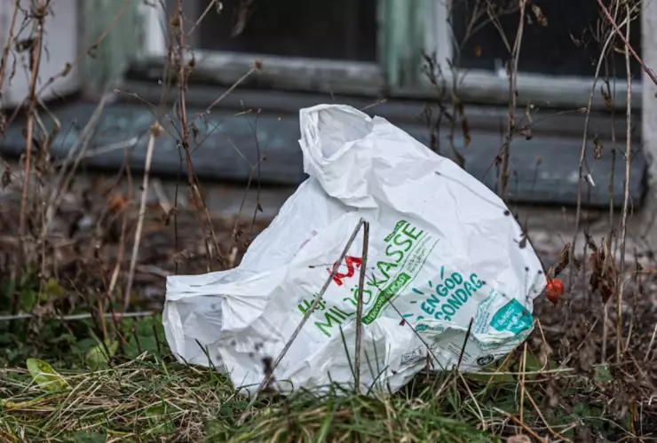 Arrestan a joven de 18 años por arrojar a su bebé recién nacido a la basura