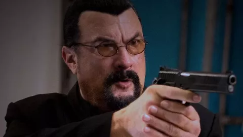 Steven Seagal: Las fascinantes películas y series que marcaron la trayectoria del actor estadounidense.