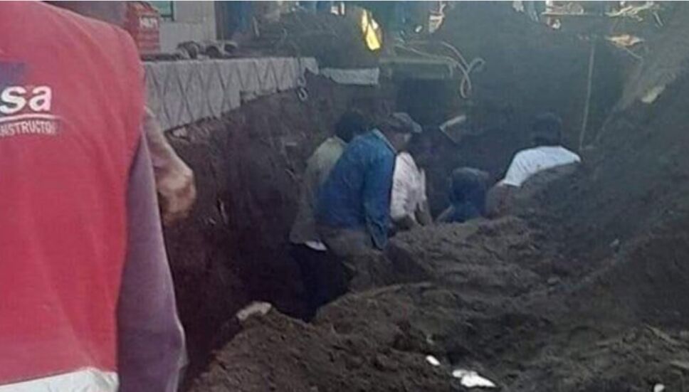 Trabajadores quedan sepultados por derrumbe de obra en Huejotzingo, Puebla