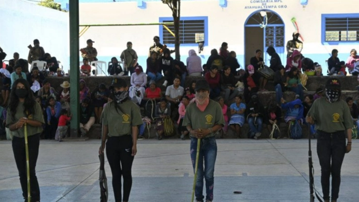 Niños armados policia comunitaria Guerrero violencia secuestro