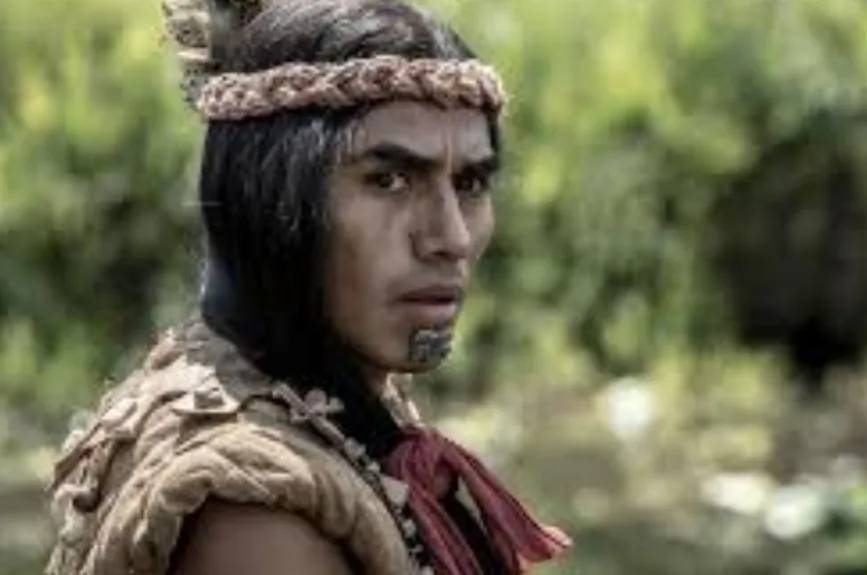 008 Hernán_ El elenco detrás de los personajes de la serie.jpg