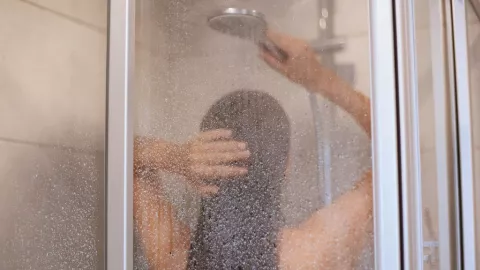 Es mejor bañarse con agua