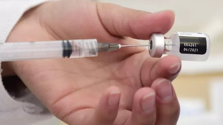 En 6 días, IMSS vacuna a 7 mil 728 médicos y enfermeras.