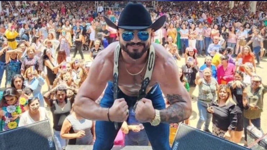 festojo del día de las madres en oaxaca con show de stripper