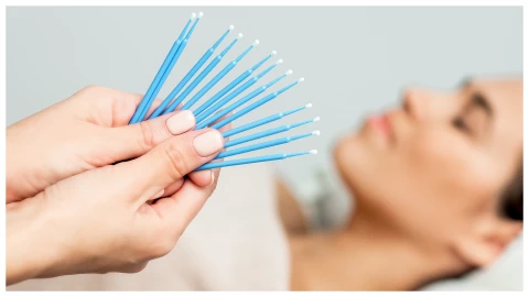 hisopo para quitar pestañas