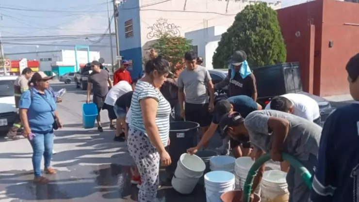 sin agua colonia Aeropuerto