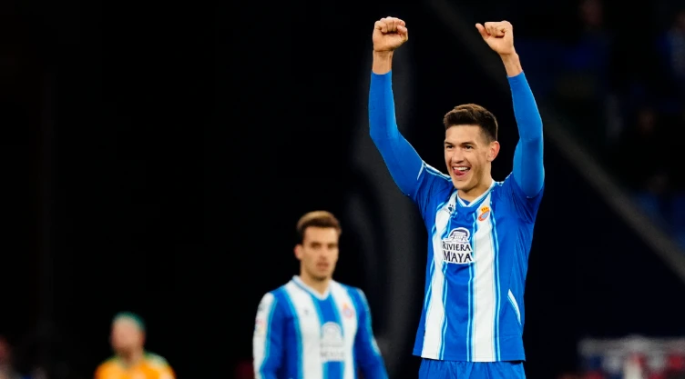 César Montes celebra con el Espanyol