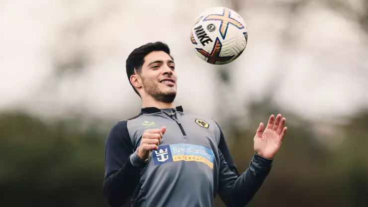 Raúl Jiménez entrena con el Wolverhampton