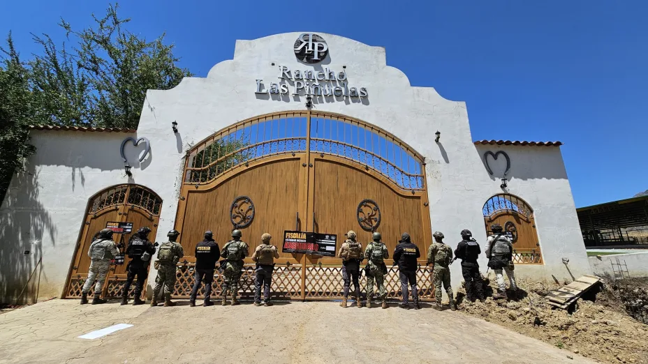 Decomisan fincas con oro, lagos artificiales y animales exóticos a grupo criminal.jpeg