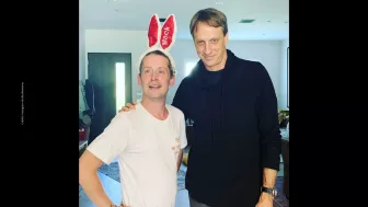 Macaulay Culkin TV Azteca_8.jpg