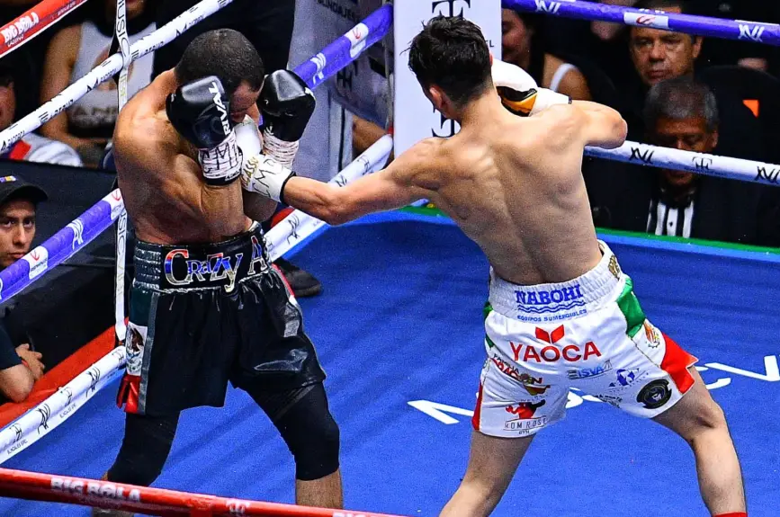 David Picasso en su pelea en la Arena CDMX