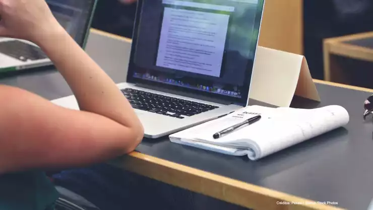 estudiante asalto zoom clases en linea.jpg