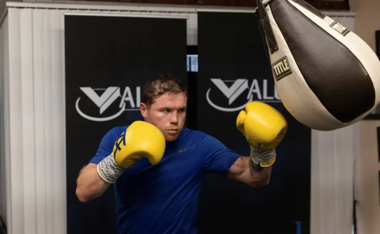 Saúl Canelo Álvarez en entrenamiento