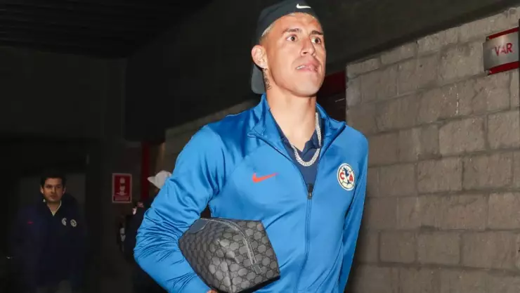 ¿Ya no será el _Chicote__ Afición del América le cambia el apodo a Cristian Calderón