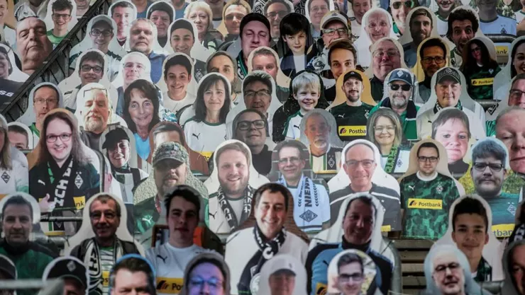 Aficionados de cart&oacute;n del Borussia M&ouml;nchengladbach