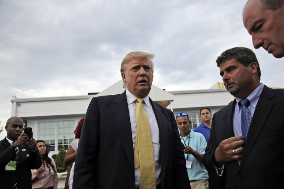 Los mexicanos me aman y yo los amo: Donald Trump