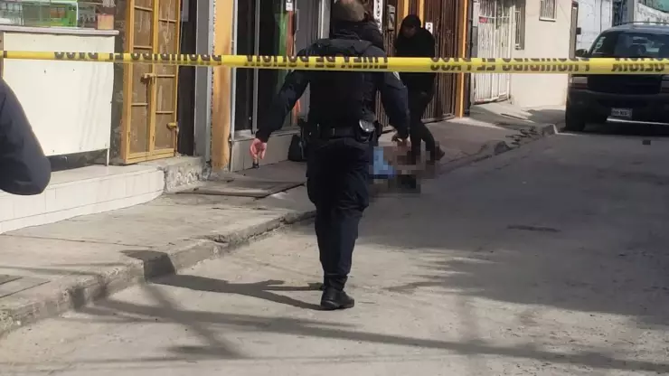 Homicidio en Tijuana Matan a hombre afuera de primaria en la Ermita