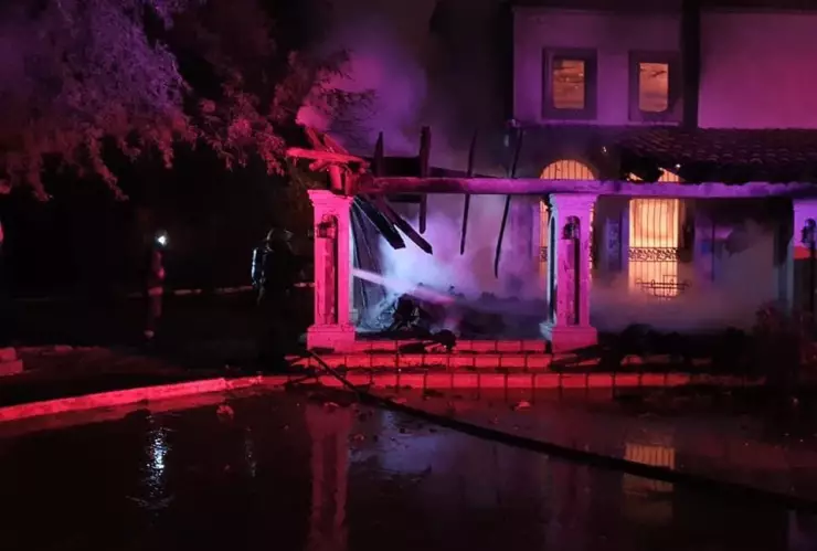 El balneario “Las Palapas” en Caborca, Sonora, fue incendiado por cuatro hombres armados que vestían uniformes tácticos militares.