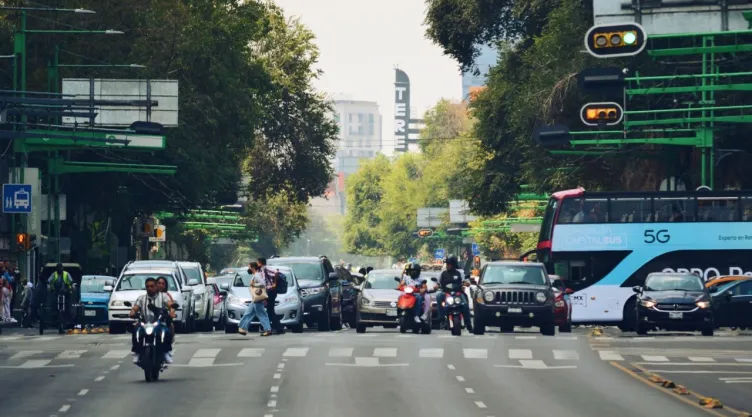Costo del tráfico en México: Horas, dinero perdido y ciudades más afectadas por la congestión vial