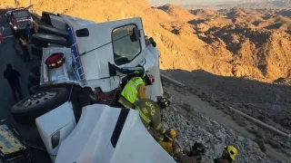 Accidente en La Rumorosa deja a un conductor prensado y provoca tráfico lento hoy 3 de diciembre de 2025