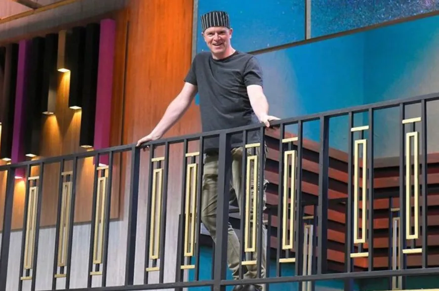 Gavito en el balcon.jpg