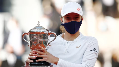 Polaca Iga Swiatek de 19 años gana Roland Garros
