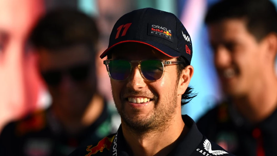 checo perez se lleva la pole gp de arabia saudita 2023