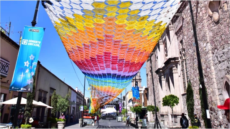 El significado de ‘Cielo Tejido”, la decoración del corredor Carranza para la Feria de San Marcos 2024