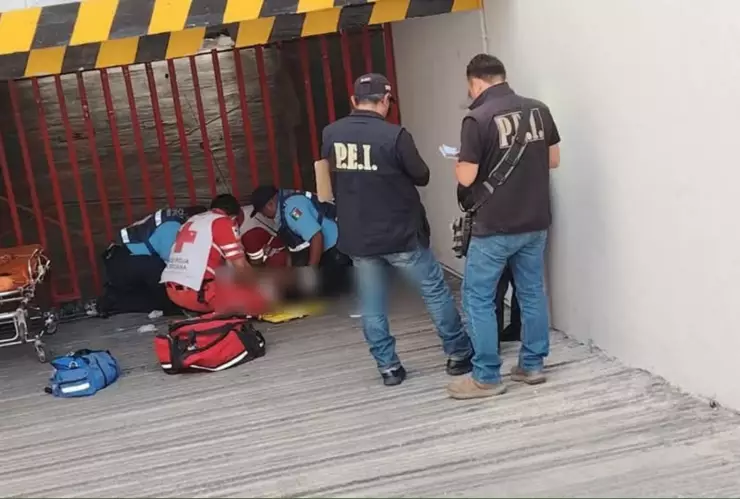 Intento de suicidio en Mérida: Hombre atenta contra su vida hoy sábado 19 de abril y la policía interviene