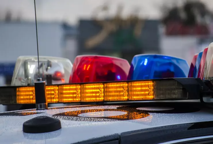 Detienen a hombre en la Línea 2 del tren por presuntamente grabar sin su consentimiento a mujeres