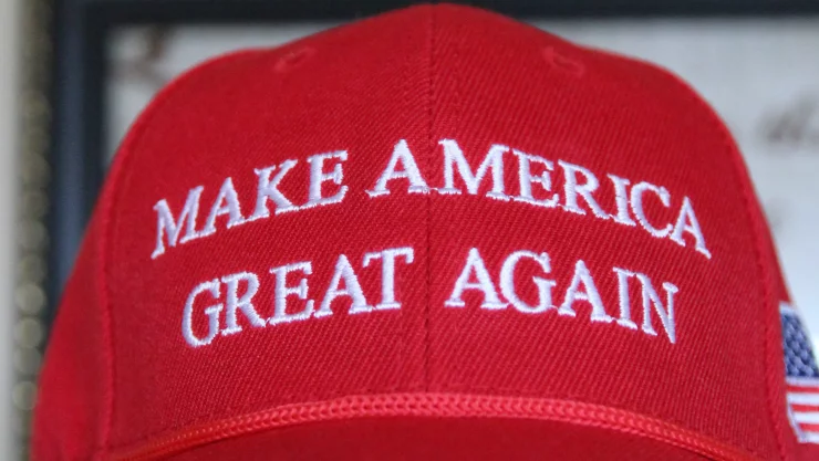 trumpgorra.jpg