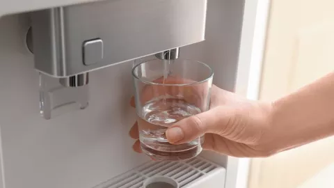 ¿Por qué tomar agua caliente es tendencia?, estos son sus beneficios