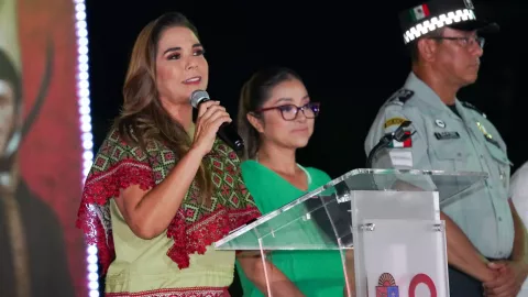Mara Lezama realizó el encendido de luces para las Fiestas Patrias 2023 en Quintana Roo